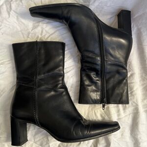 🖤Aldo // Black Heeled Boots🖤